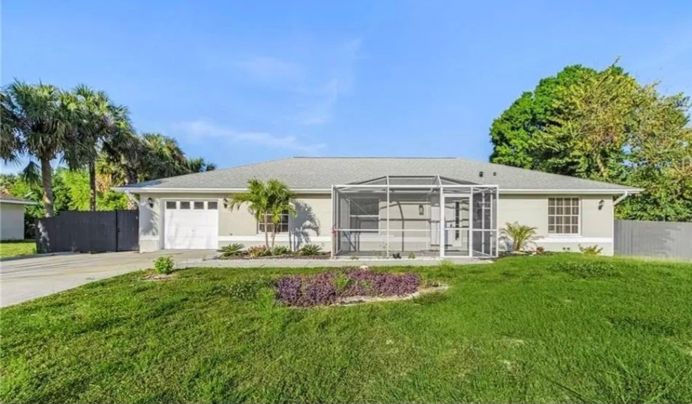 Lehigh Acres House: 517 Plumosa Ave