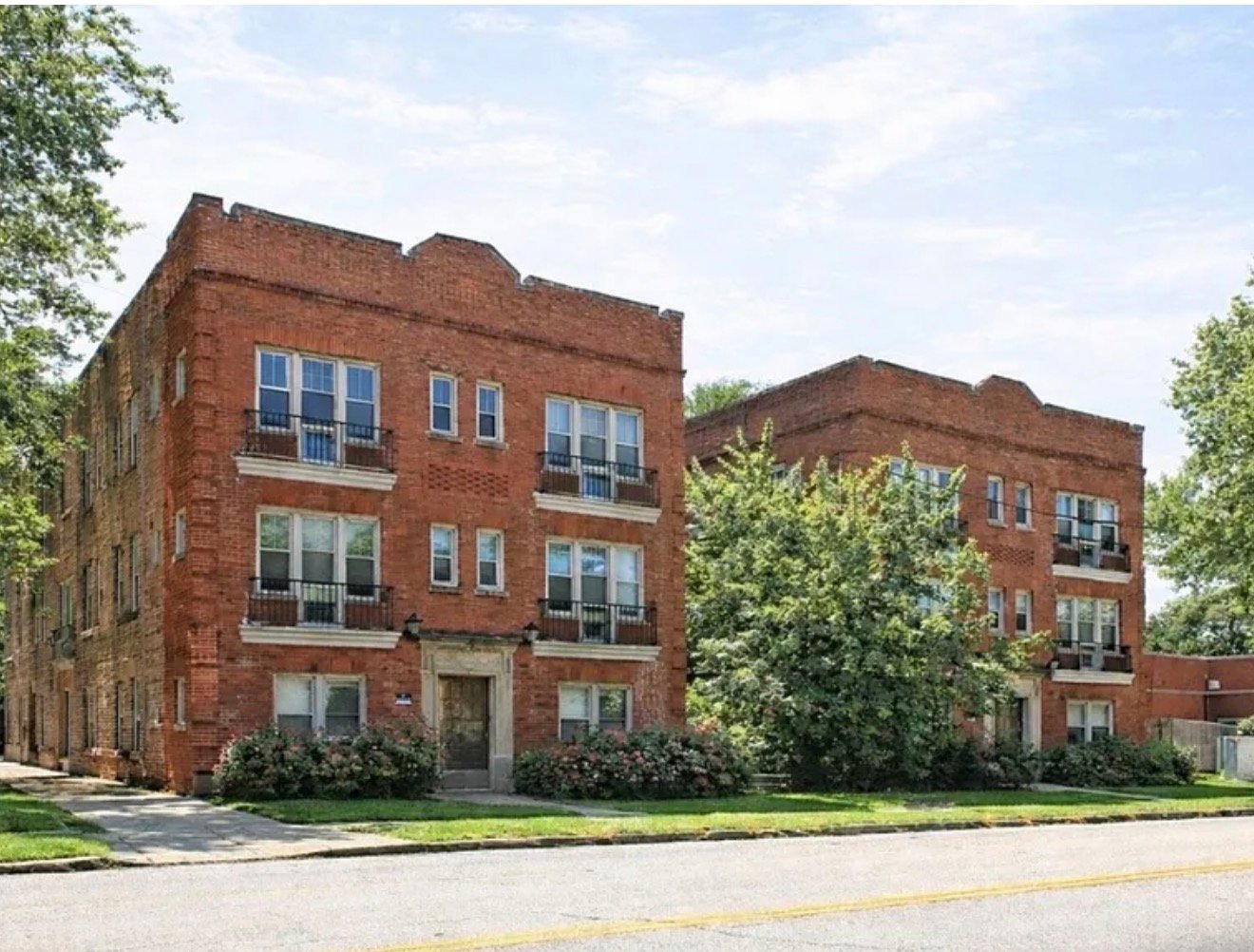 Cleveland heights Apartment: 2534 Noble RD