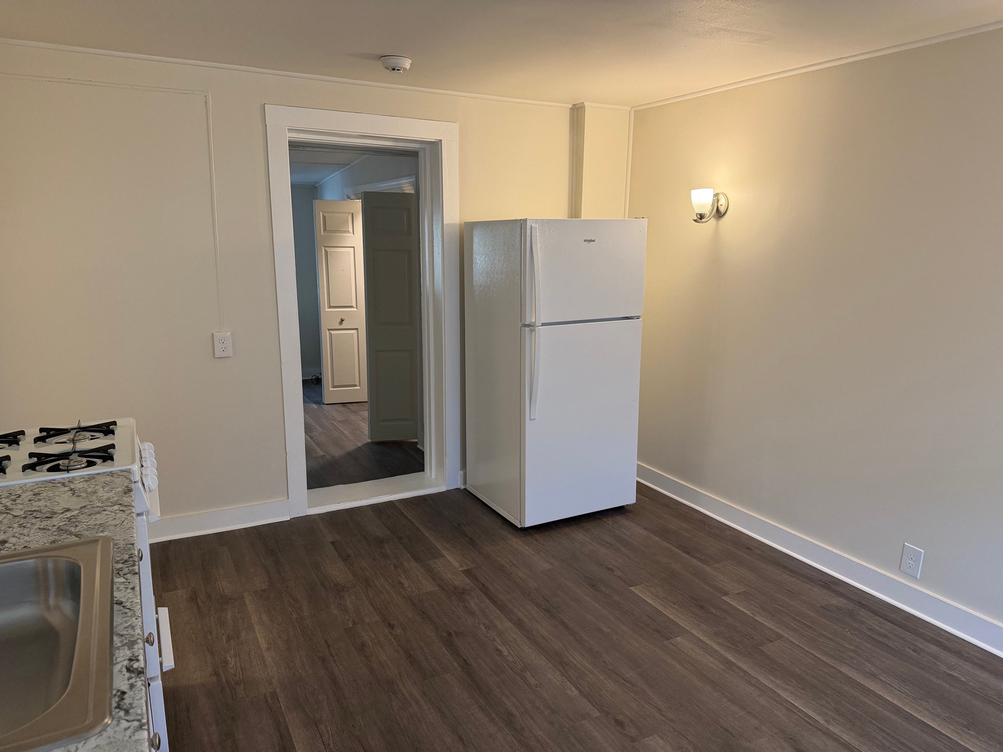 West Hatfield Apartment: 187 West Street