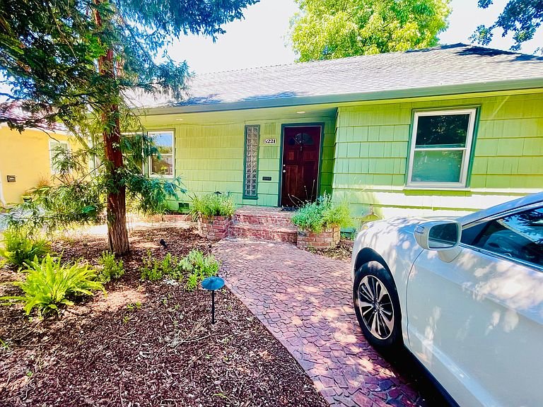 Sacramento House: 5221 9th Ave