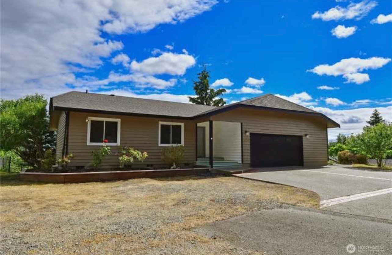 Edgewood Single Room: 3829 90th Ave E