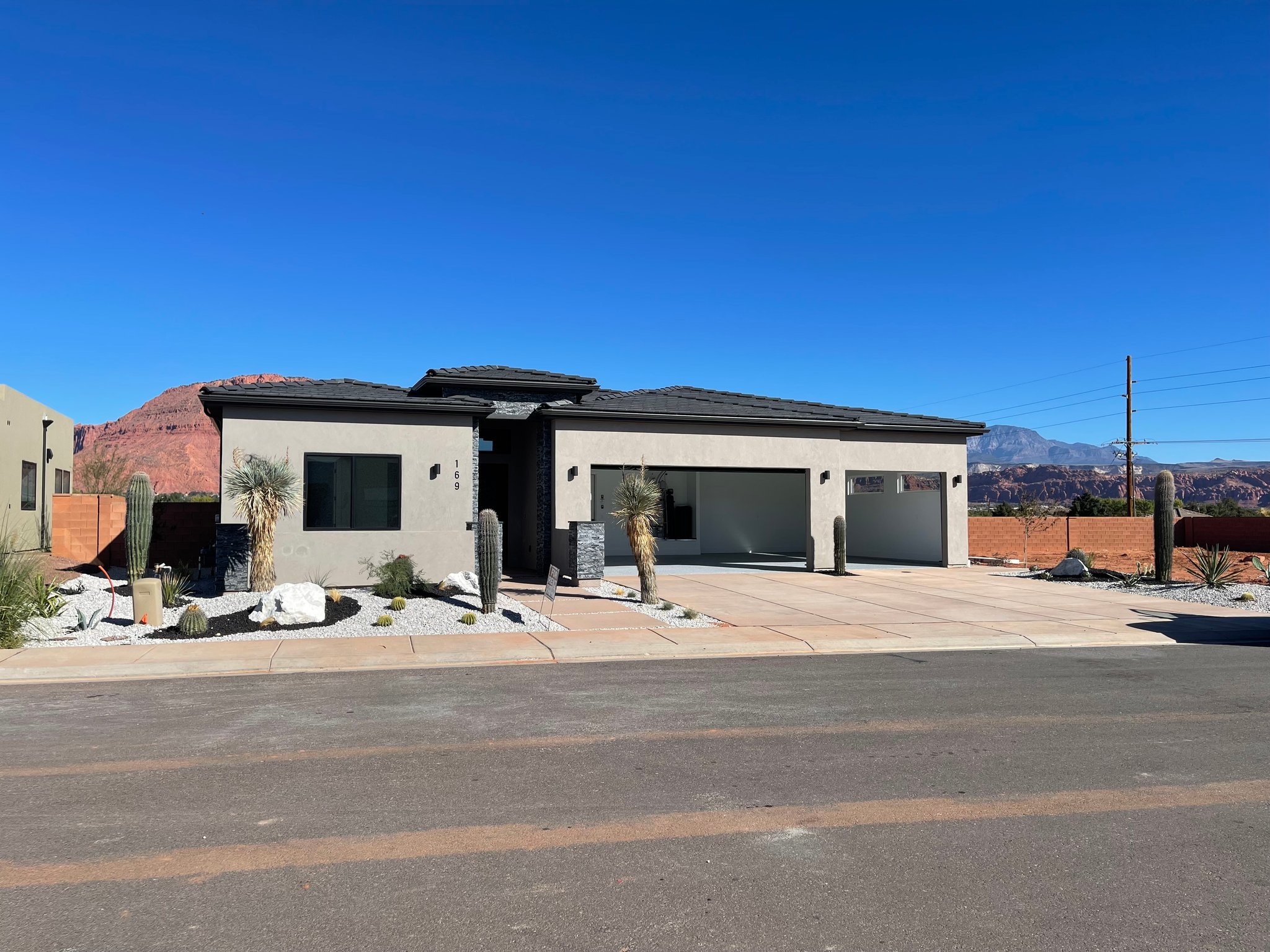 Ivins House: 169 e terrace ln