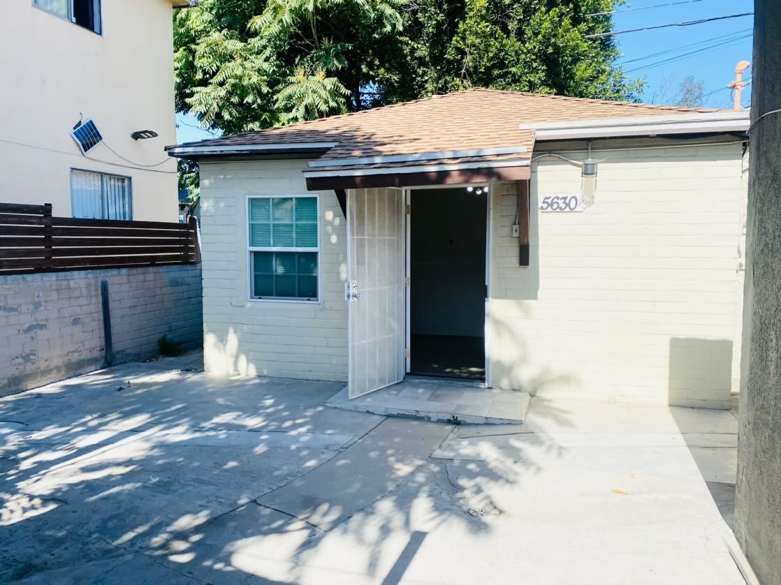 North Hollywood House: 5630 1/2 Craner Ave