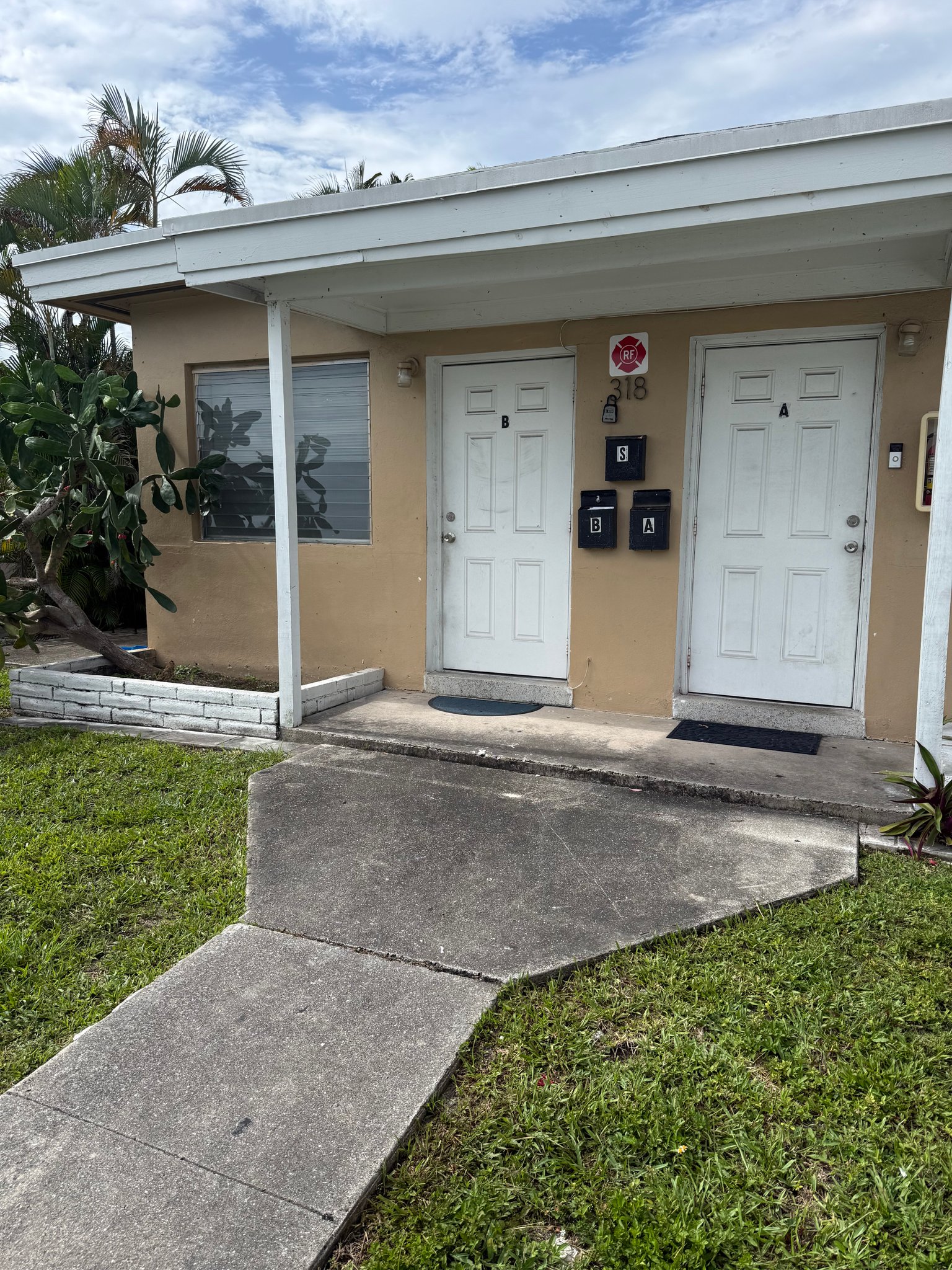 Hallandale Multiplex: N 6 st