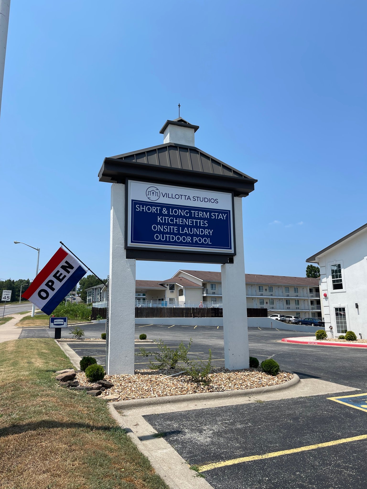 Branson Apartment: 2316 Shepherd of the Hills Expressway