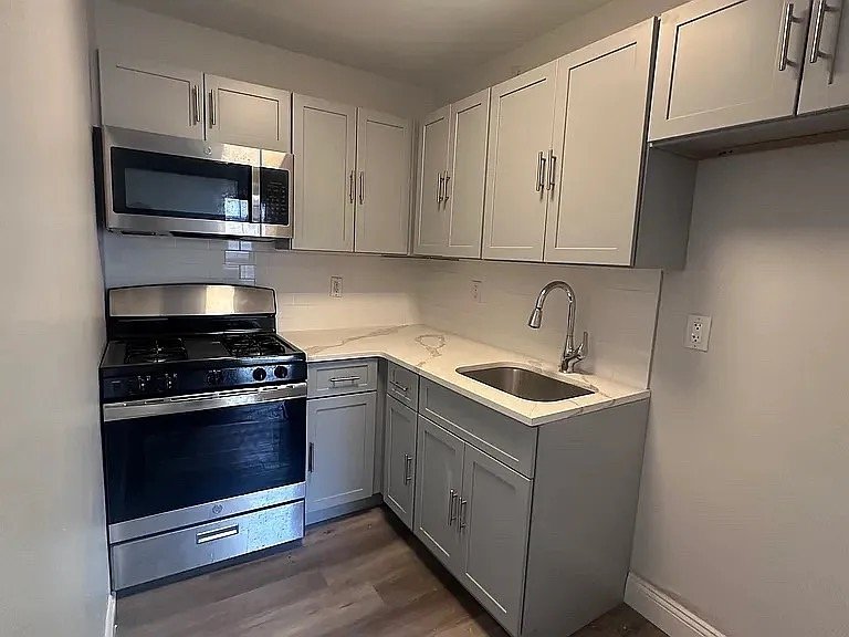 Hackensack Apartment: 247 S Kinderkamack Rd