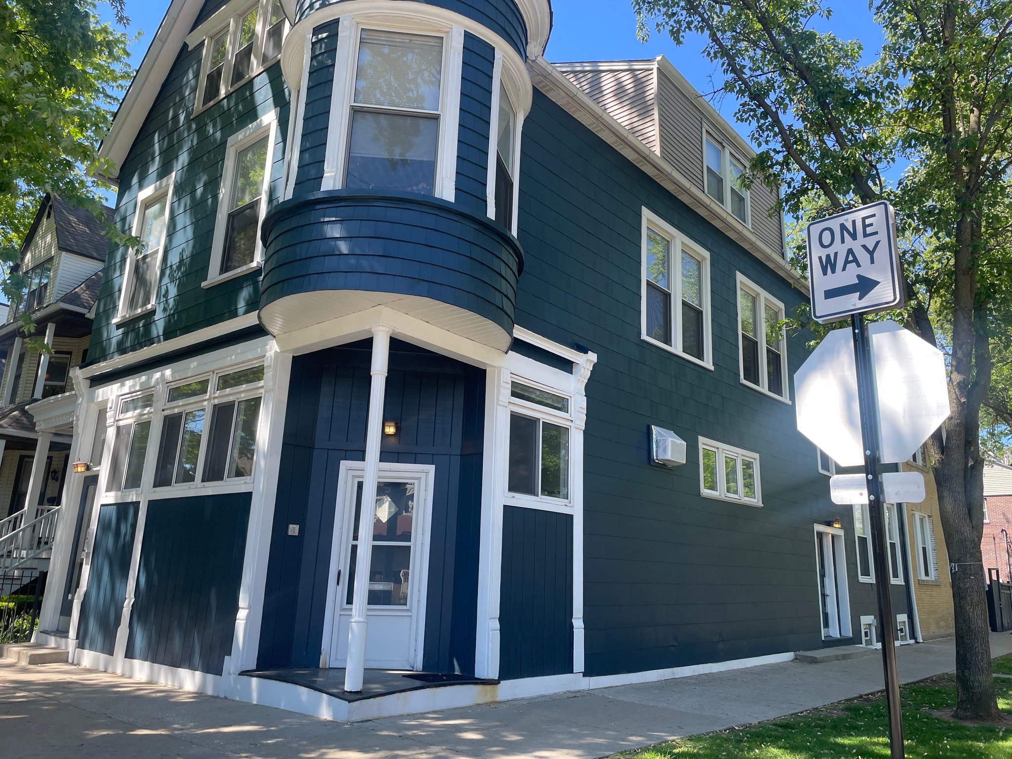 Chicago Multiplex: 1741 W Byron
