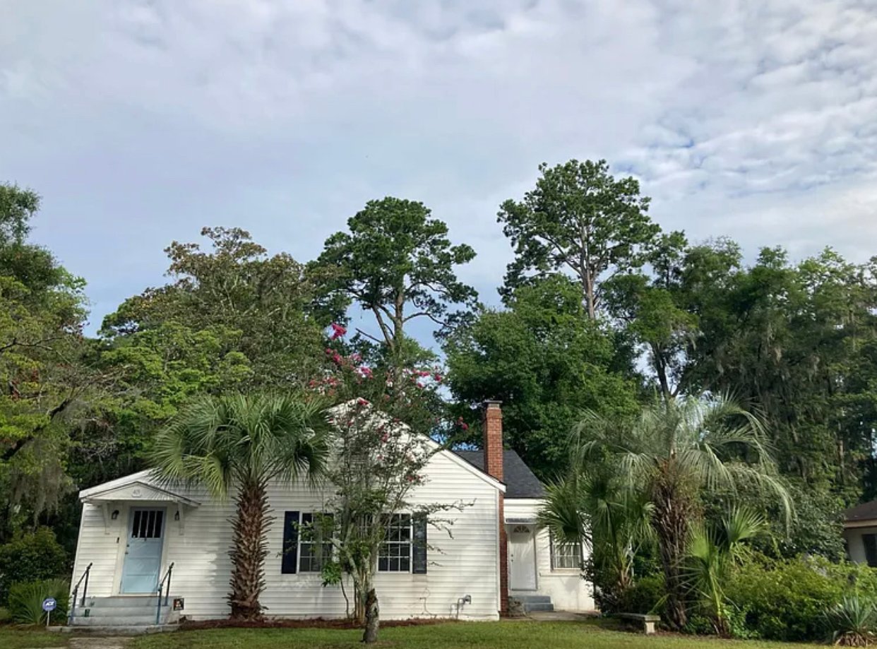 Savannah House: 409 Edgewater Rd