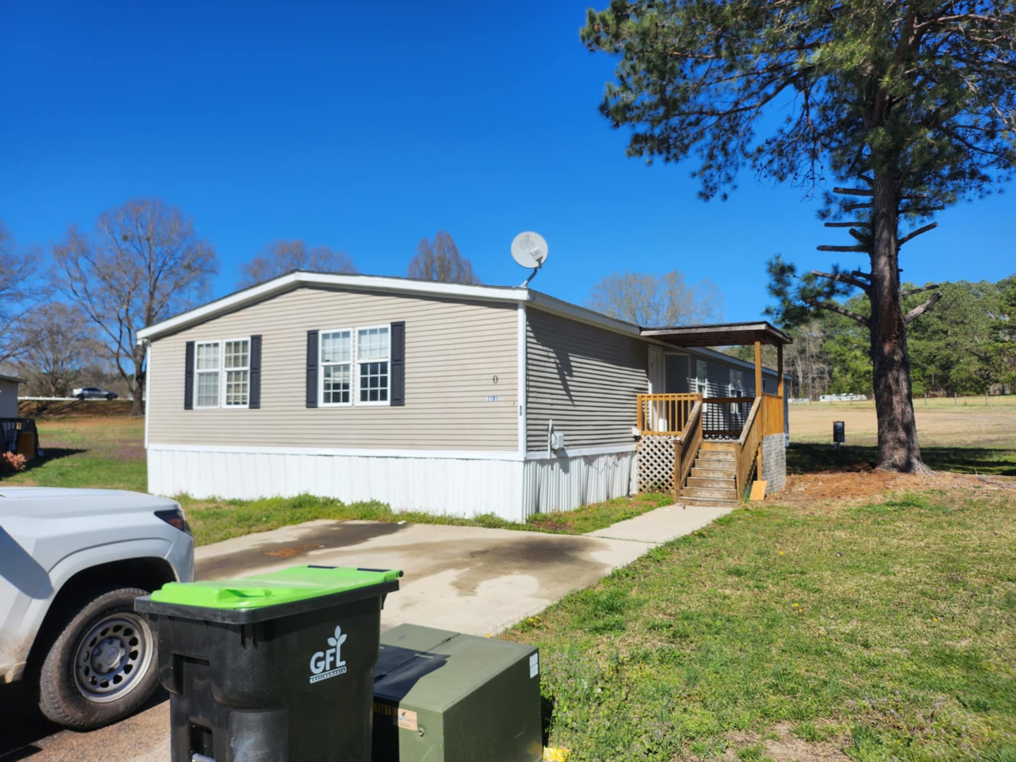 Raleigh House: 1101 Fallen Log Court