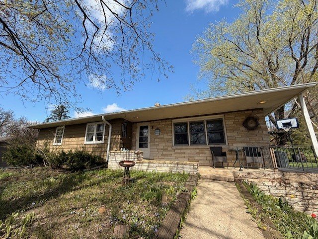 Madison House: 5114 Flambeau Rd
