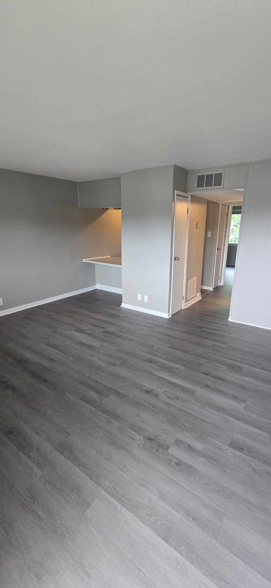 Lexington Apartment: 1805 Oxford Circle