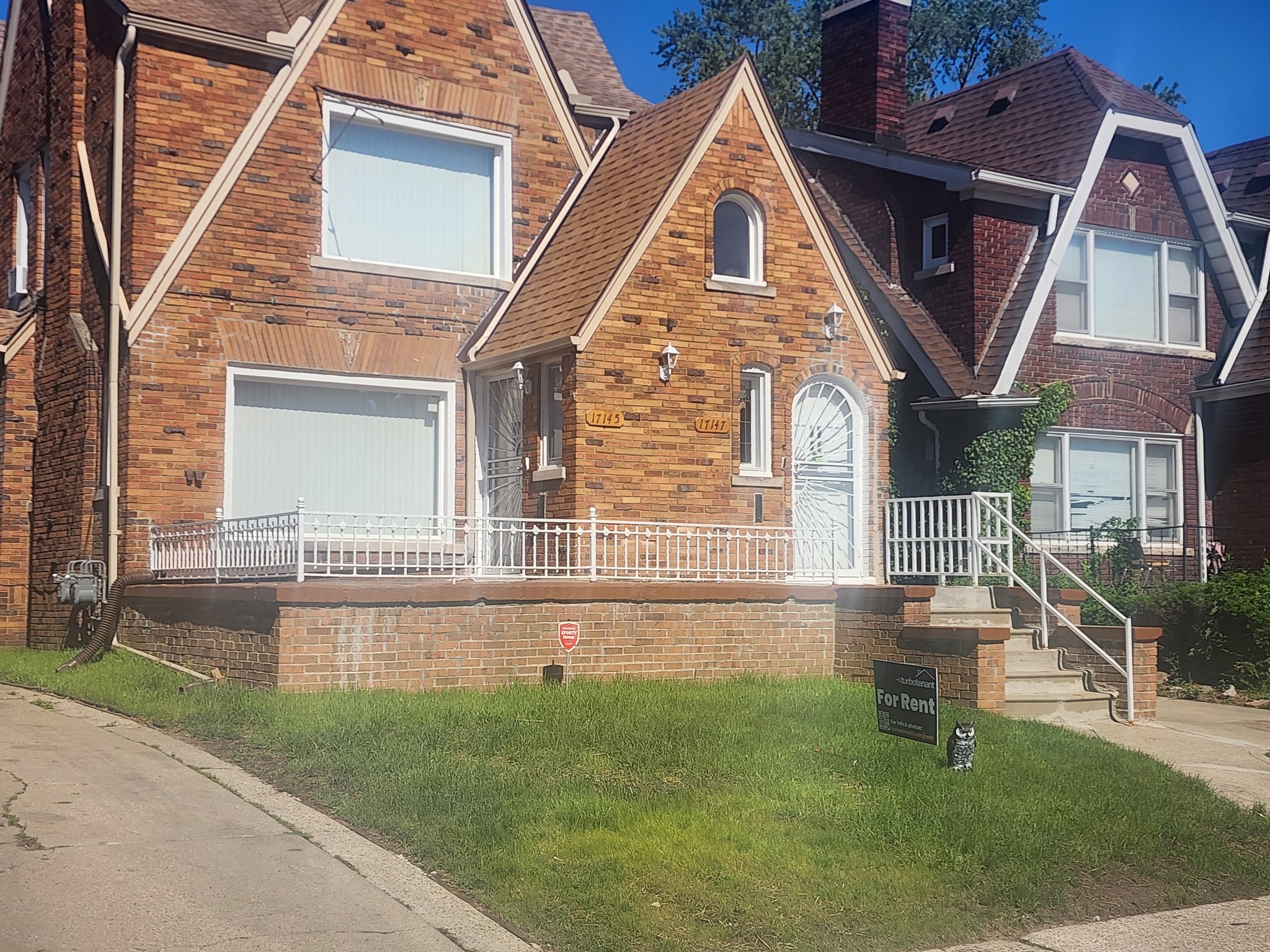 DETROIT Multiplex: 17145/47 Santa Rosa Dr