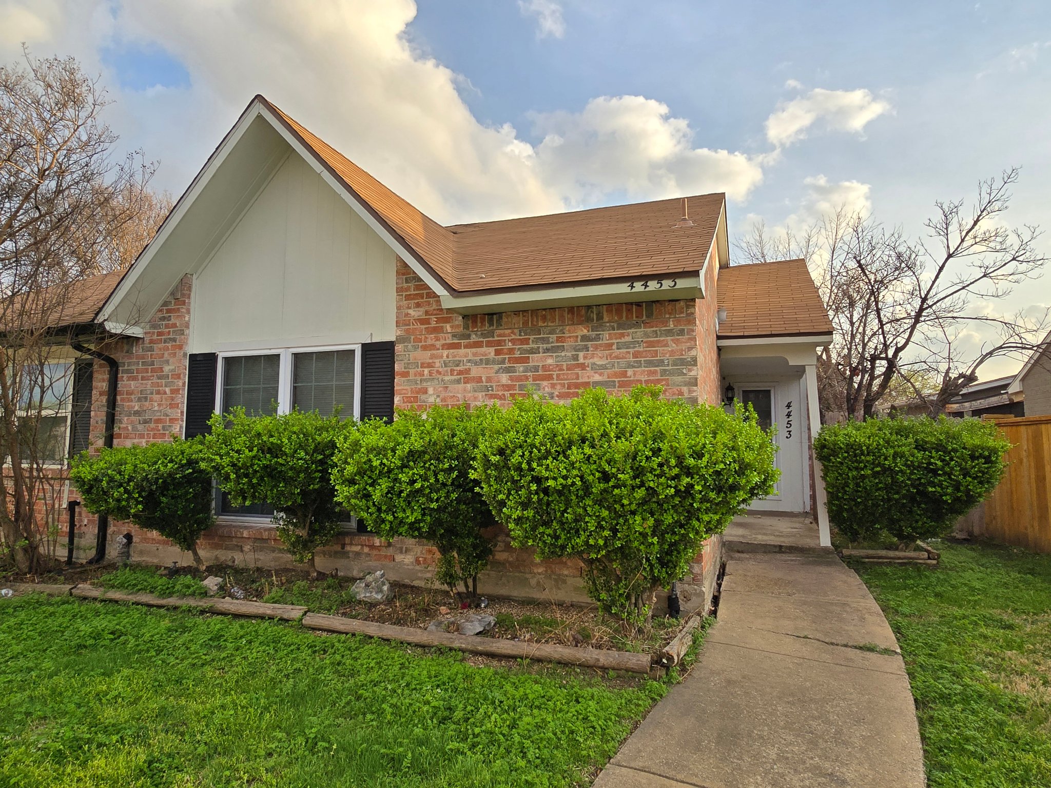 The Colony Townhome: 4453 Chapman St