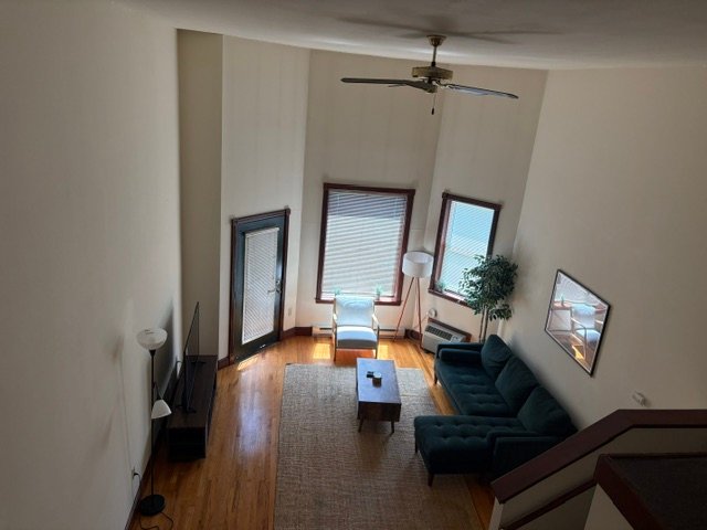 Madison Apartment: 402 W Dayton St,
