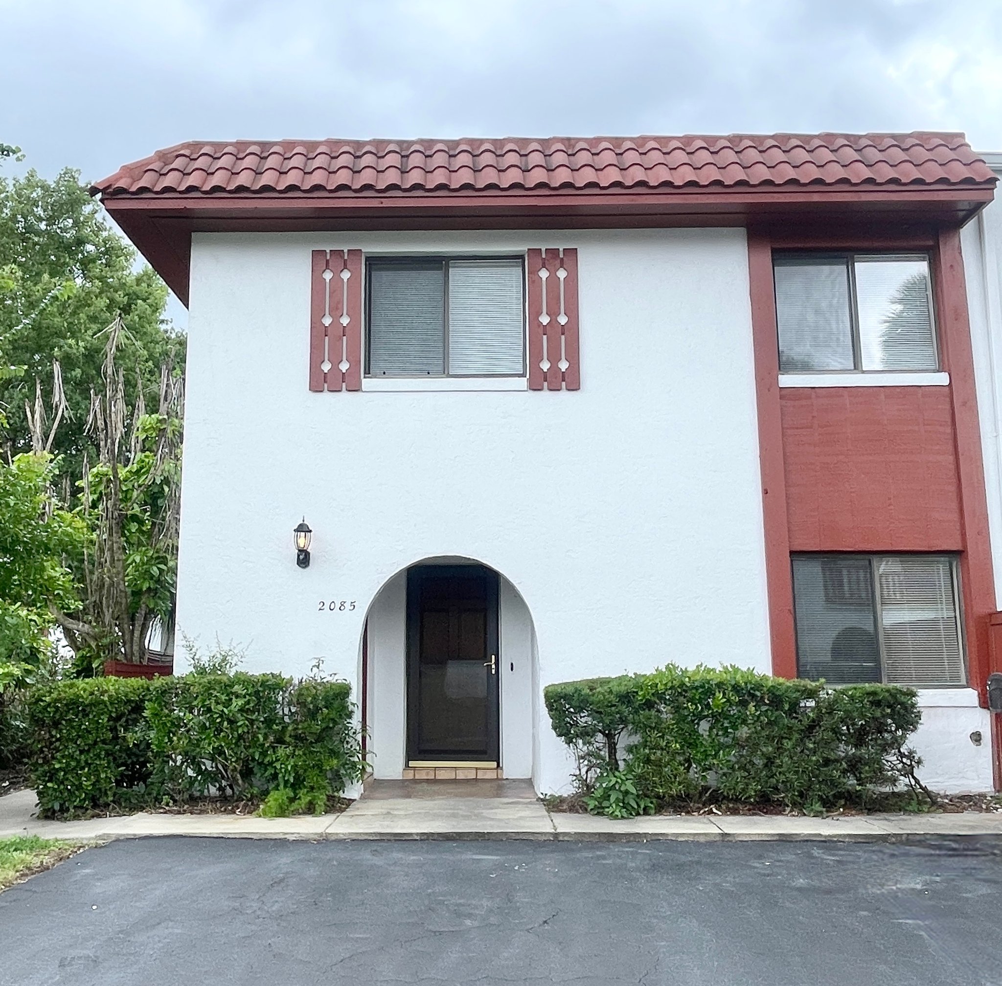 South Daytona Townhome: 2085 Oak Meadow Circle