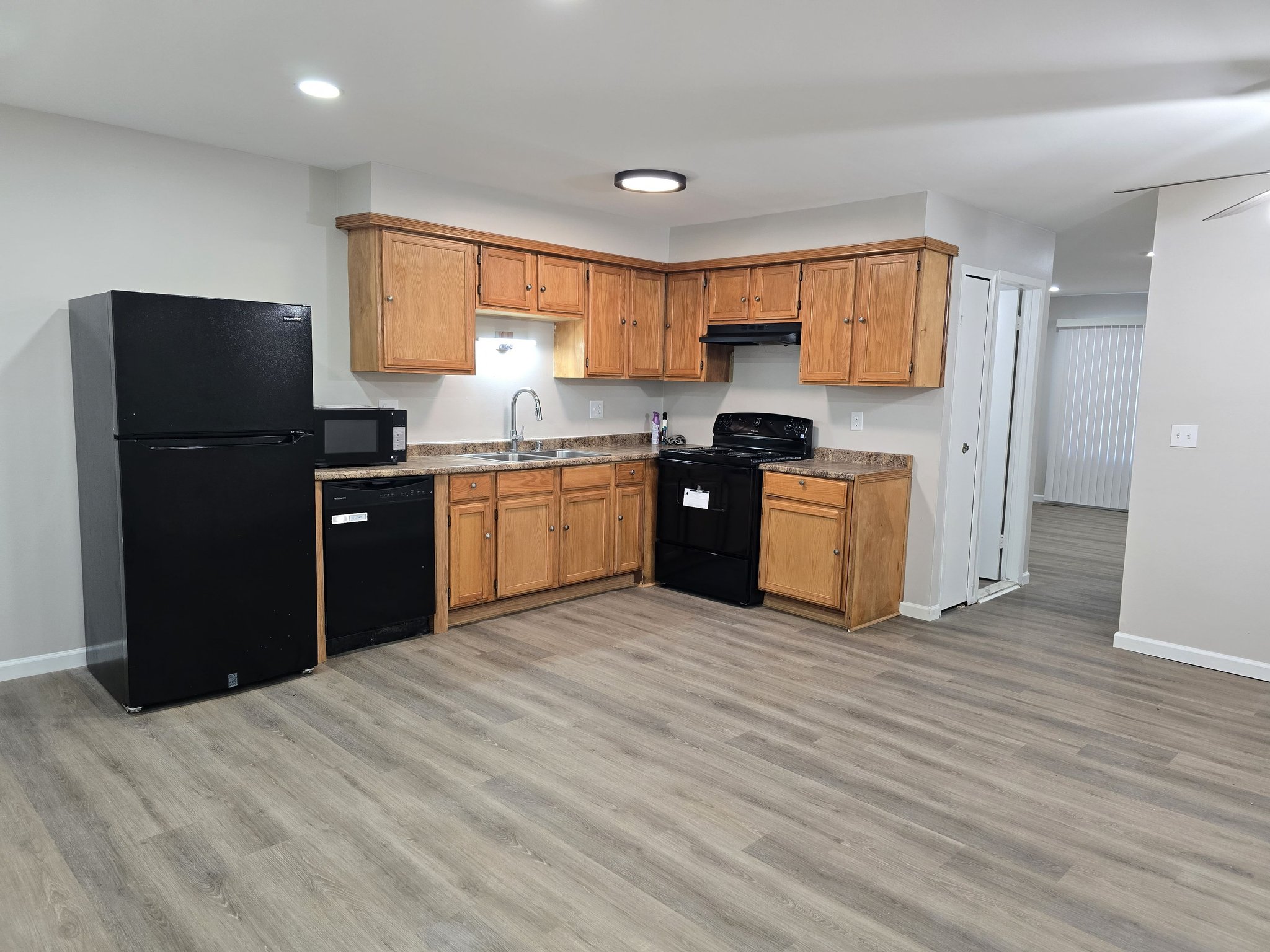 Sterling Heights Condo: 38177 Jamestown dr