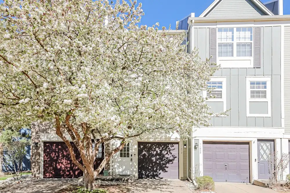 Aurora House: 11814 E Kepner Dr