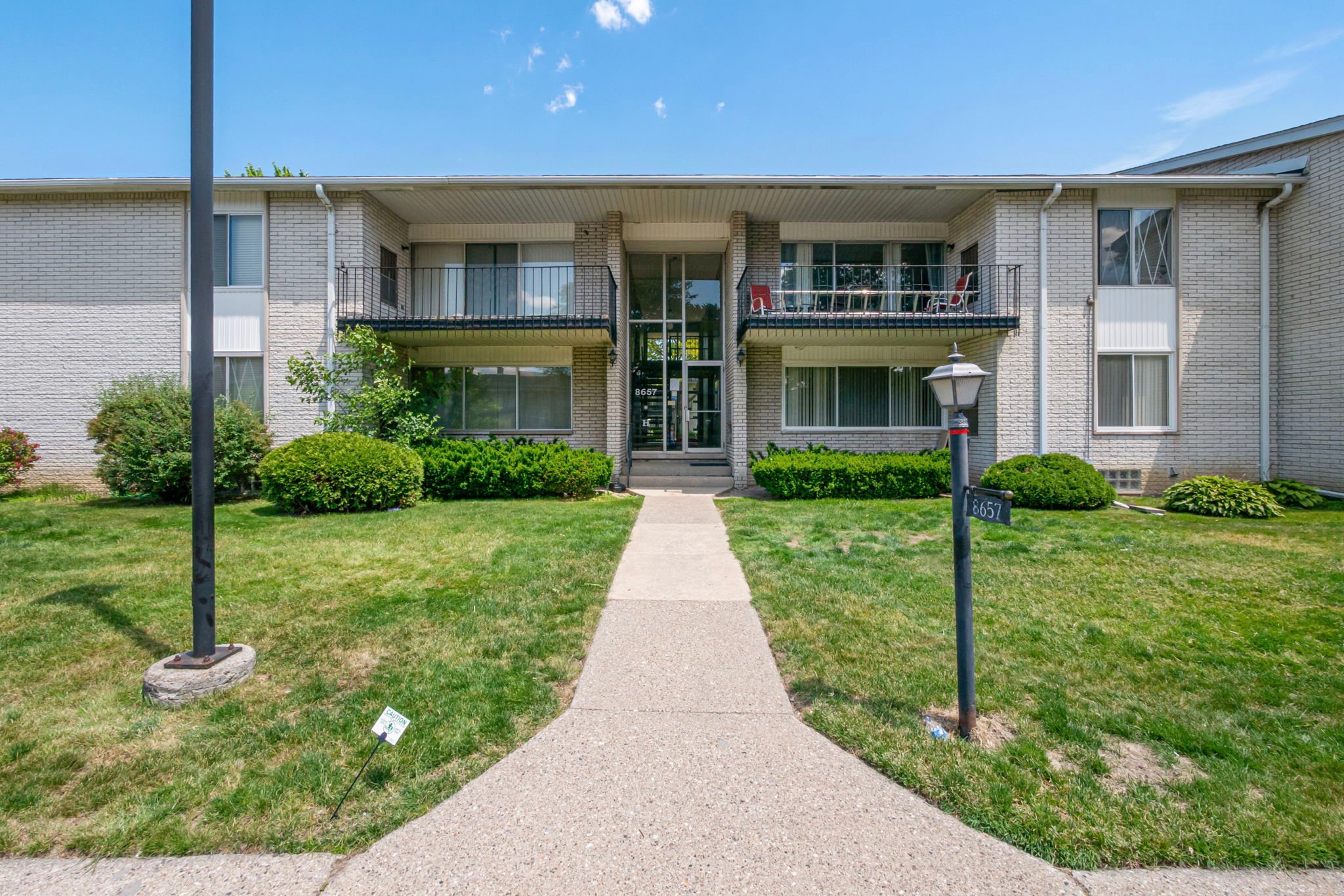 Warren Condo: 8657 Kennedy Circle