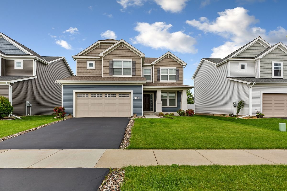 Lakeville House: 18109 Glacier Way