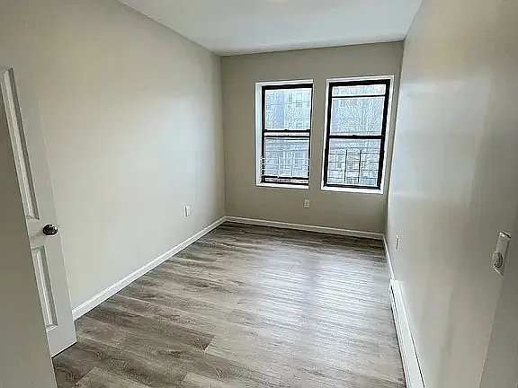 Newark Apartment: 383-385 Avon Ave