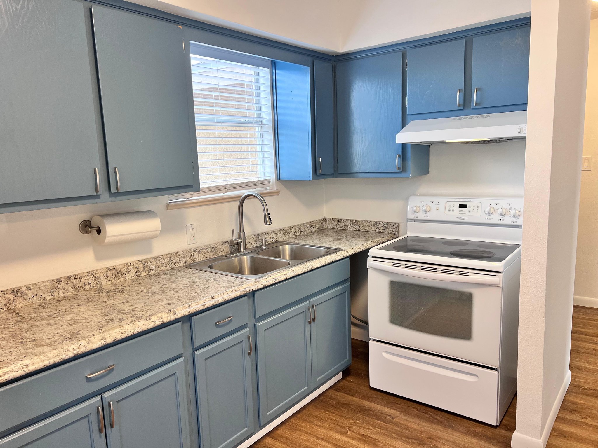 Albuquerque Townhome: 707 Luna Rd SW