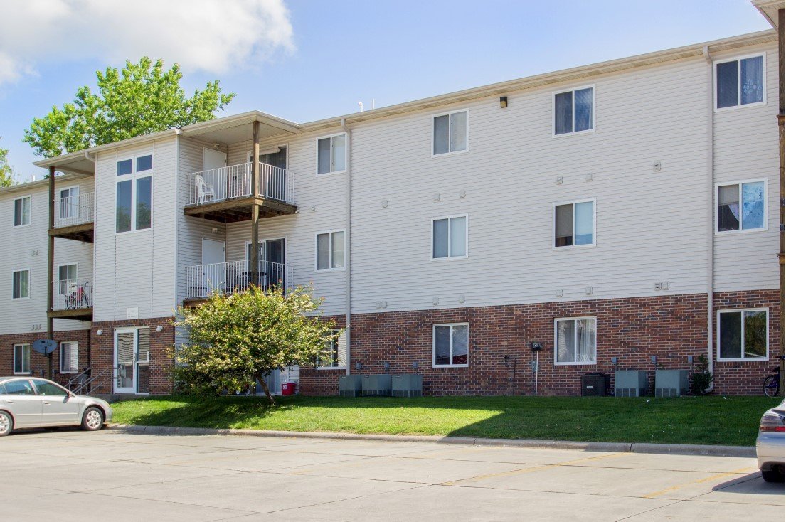 Council Bluffs Apartment: The heights, 649 Parkwild Dr