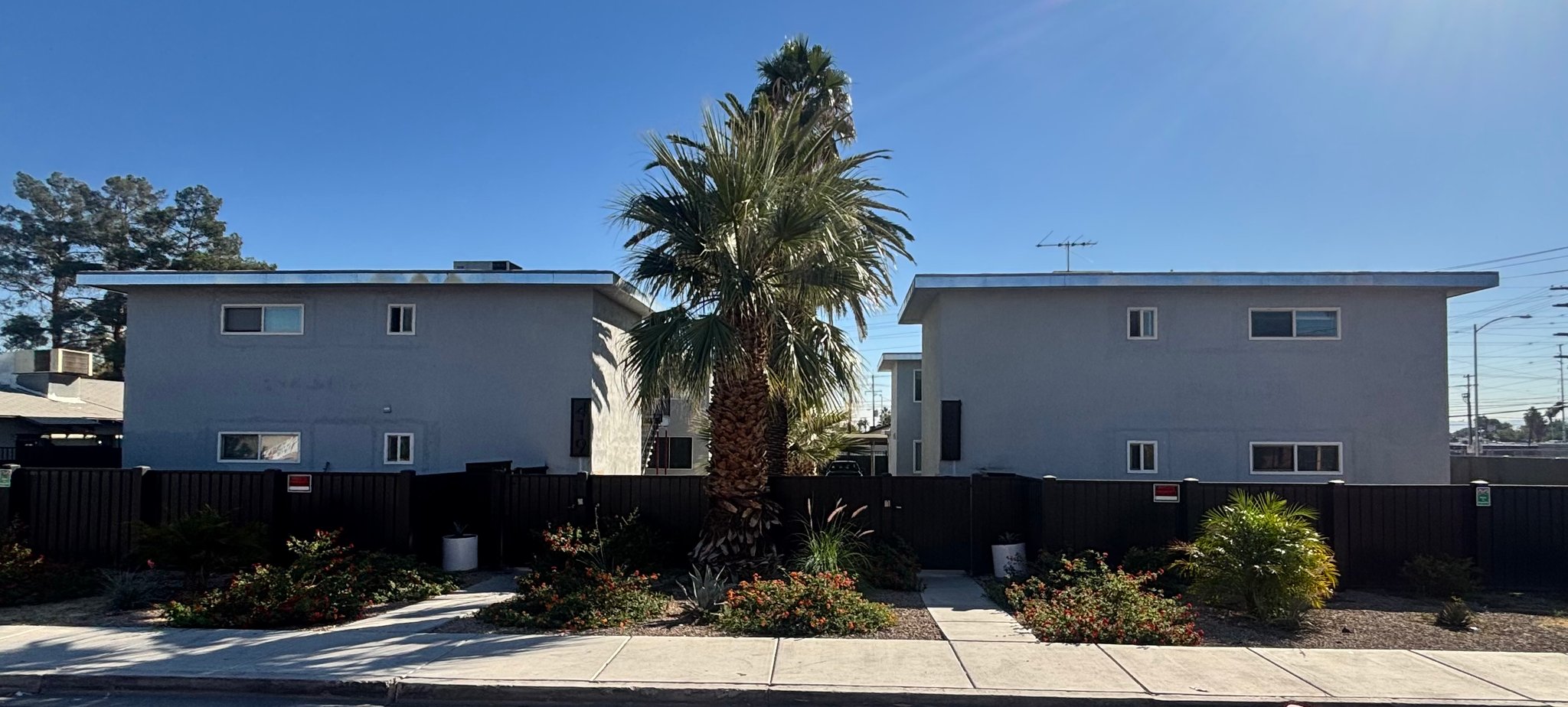 Las Vegas Apartment: 421 S 13th St