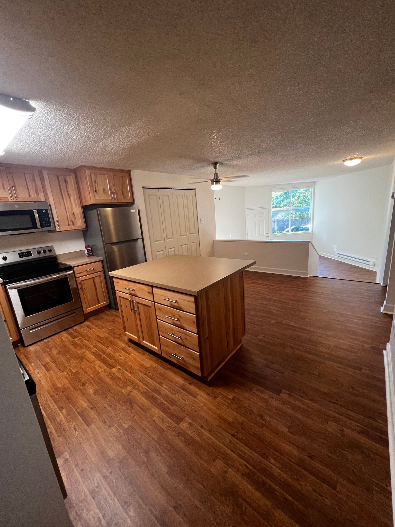 Portland Apartment: 8585 SW Canyon Ln