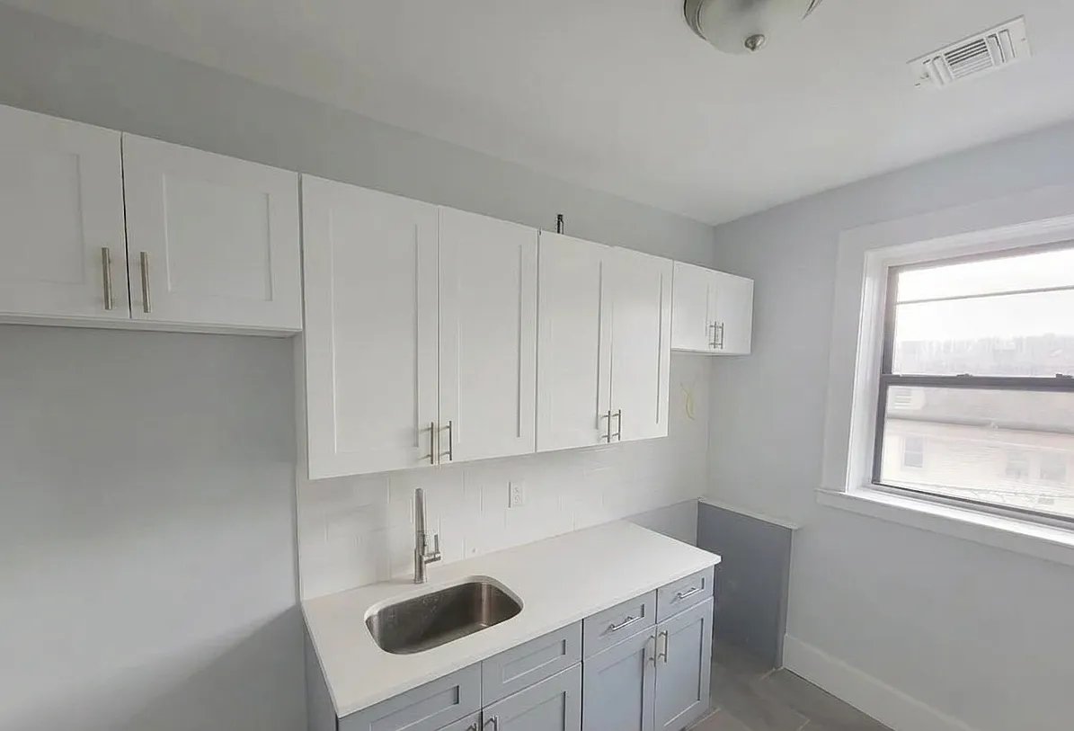 Newark Apartment: 125 Osborne Terrace