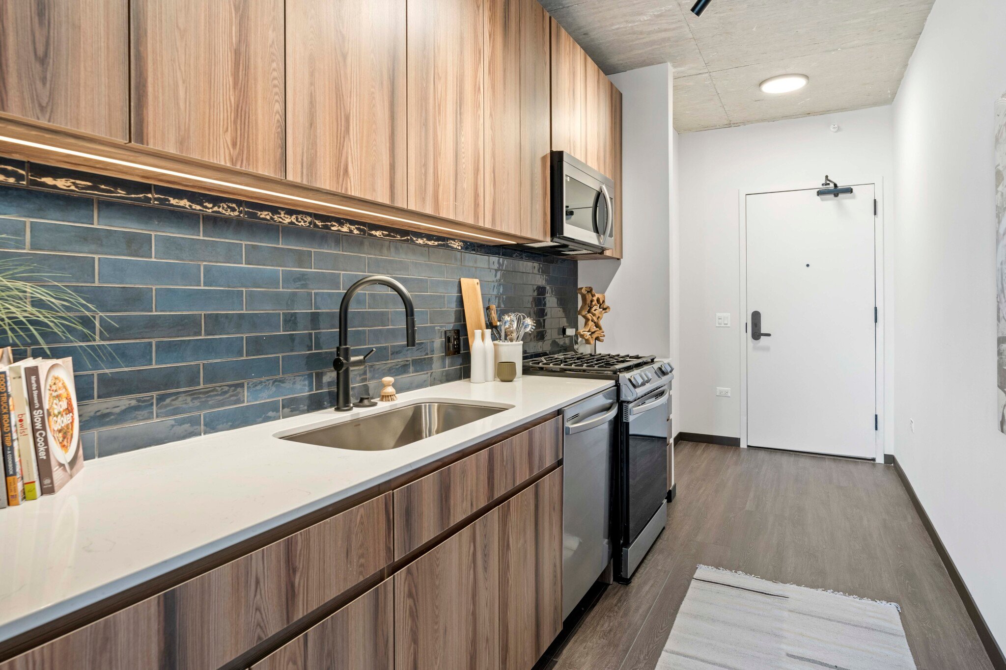 Chicago Condo: 148 N Ashland Ave