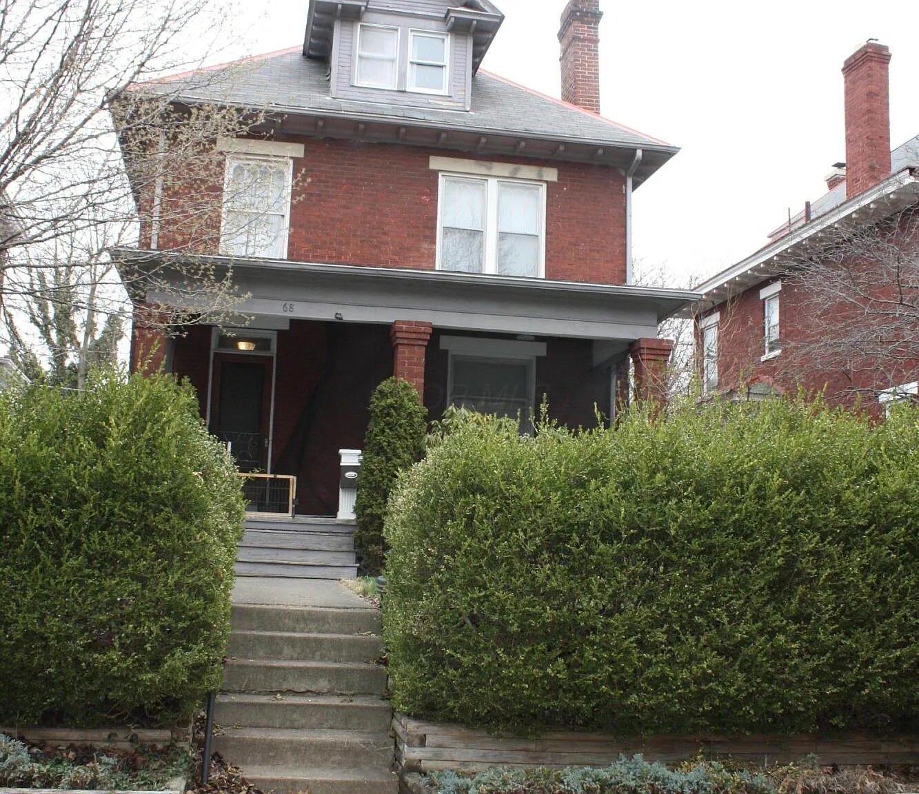 Columbus House: 68 E Oakland Ave