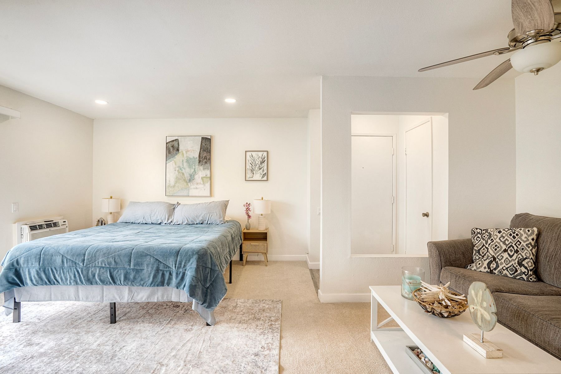San Deigo Condo: 1337 Caminito Gabaldon