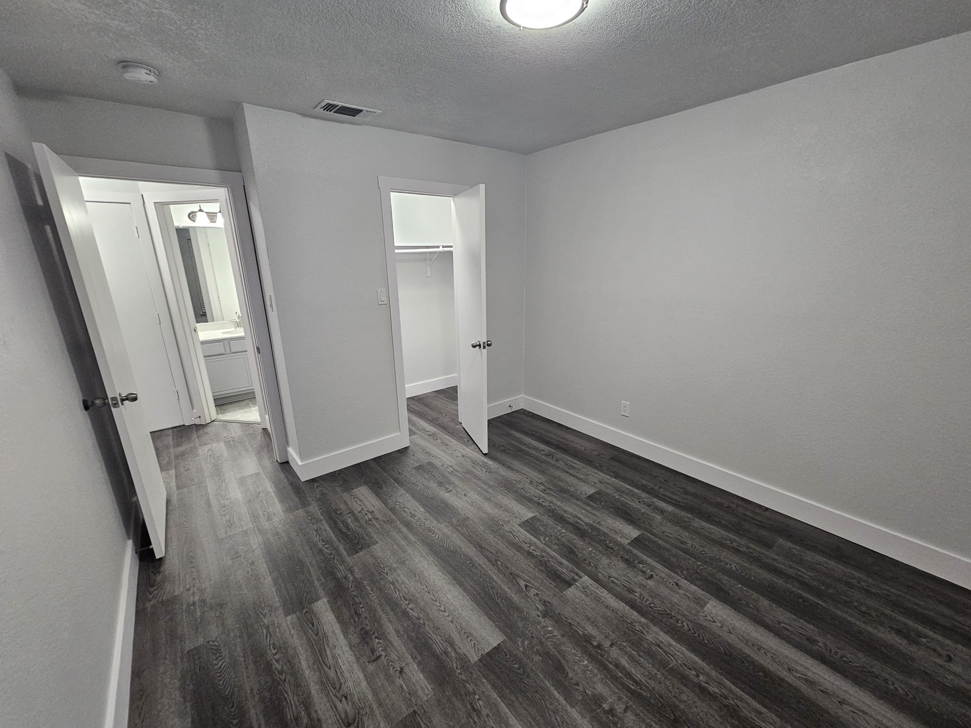 CEDAR HILL House: 919 CRESTWOOD DR