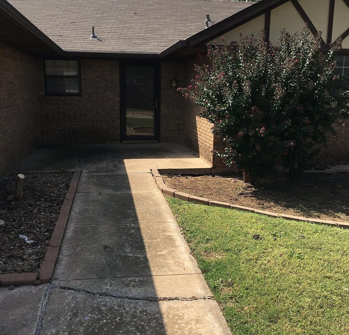 Yukon House: 908 Ranchoak Ct