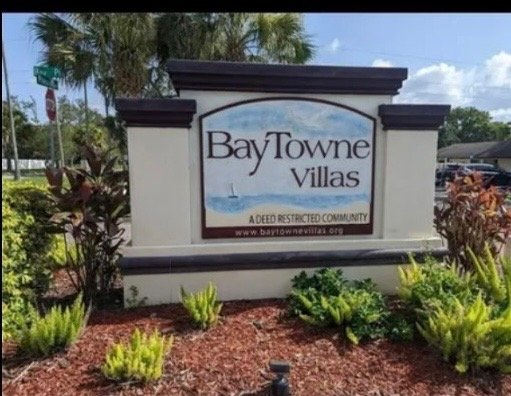 Safety Harbor Townhome: 1135 Dover Ct