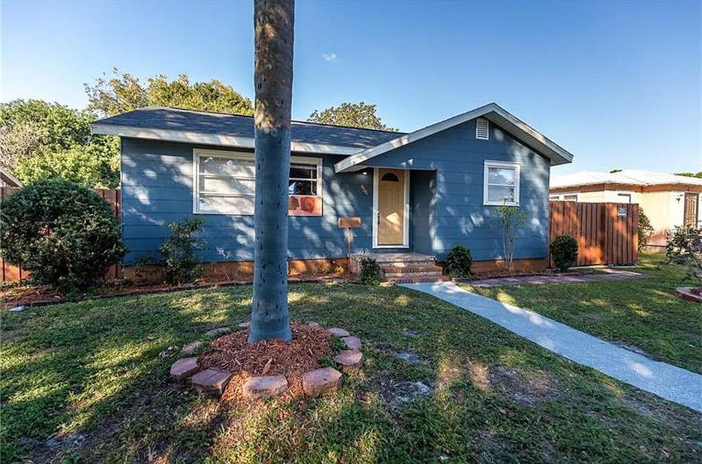 Saint Petersburg House: 4541 6th Ave S
