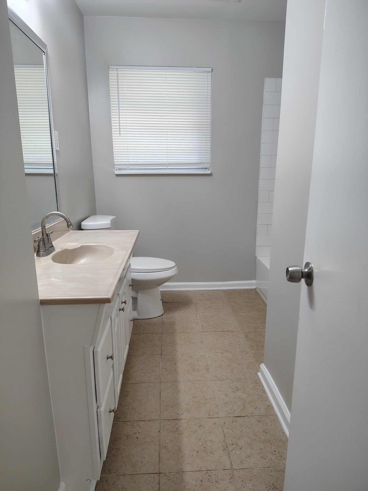 Memphis House: 5688 Hilltop Rd