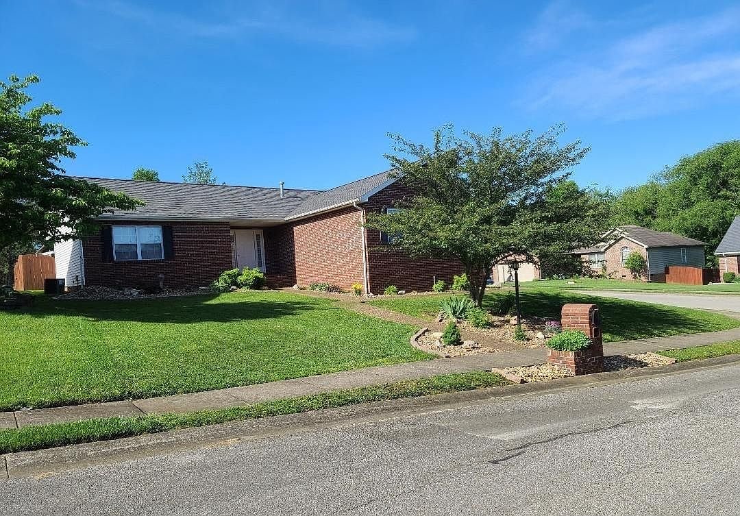 Evansville House: 2301 Silver Crest Ct