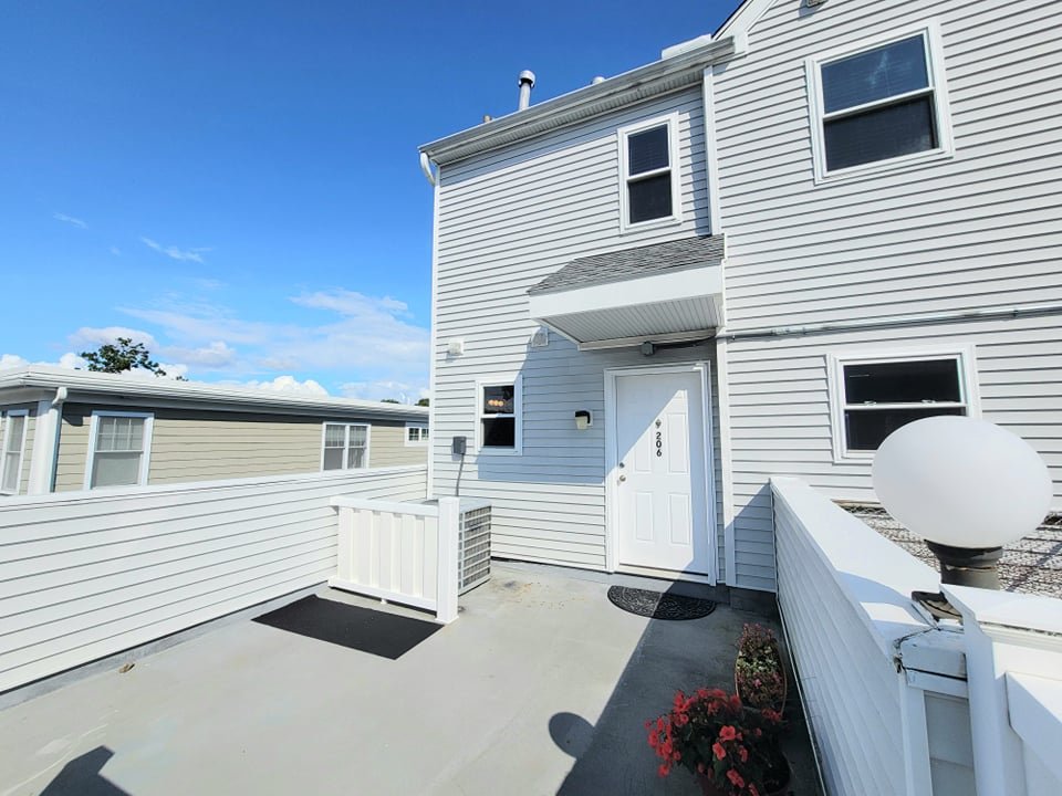 Boston Condo: 391 Hyde Park Ave