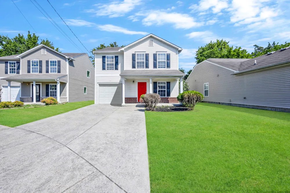 Nashville House: 2888 Creekbend Dr