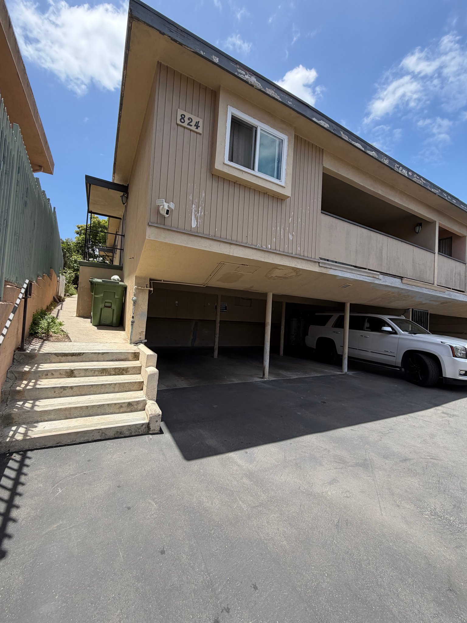 Inglewood Multiplex: 824 Glenway Drive