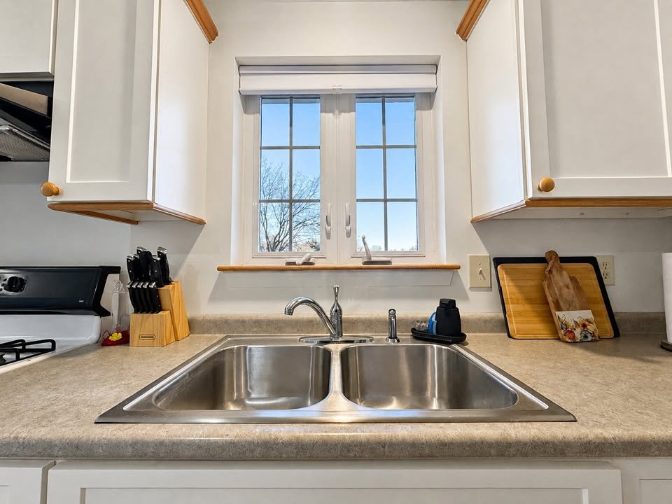 Gray Townhome: 129 Lawrence Rd