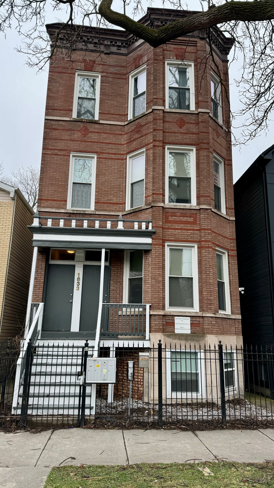 Chicago Apartment: 1833 N Sawyer Ave