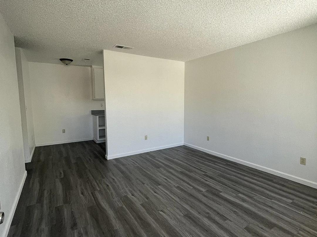 Union City Apartment: 1513 Summit Ave