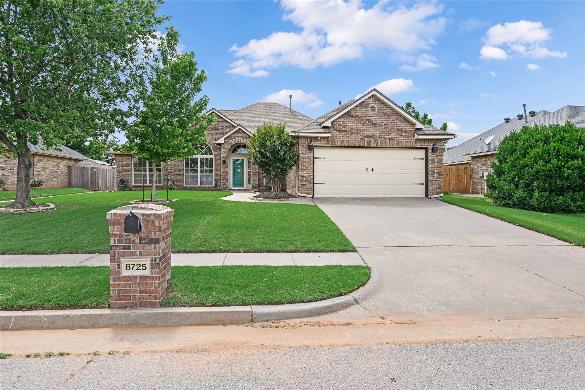 Yukon House: 8725 Pikes Peak Rd