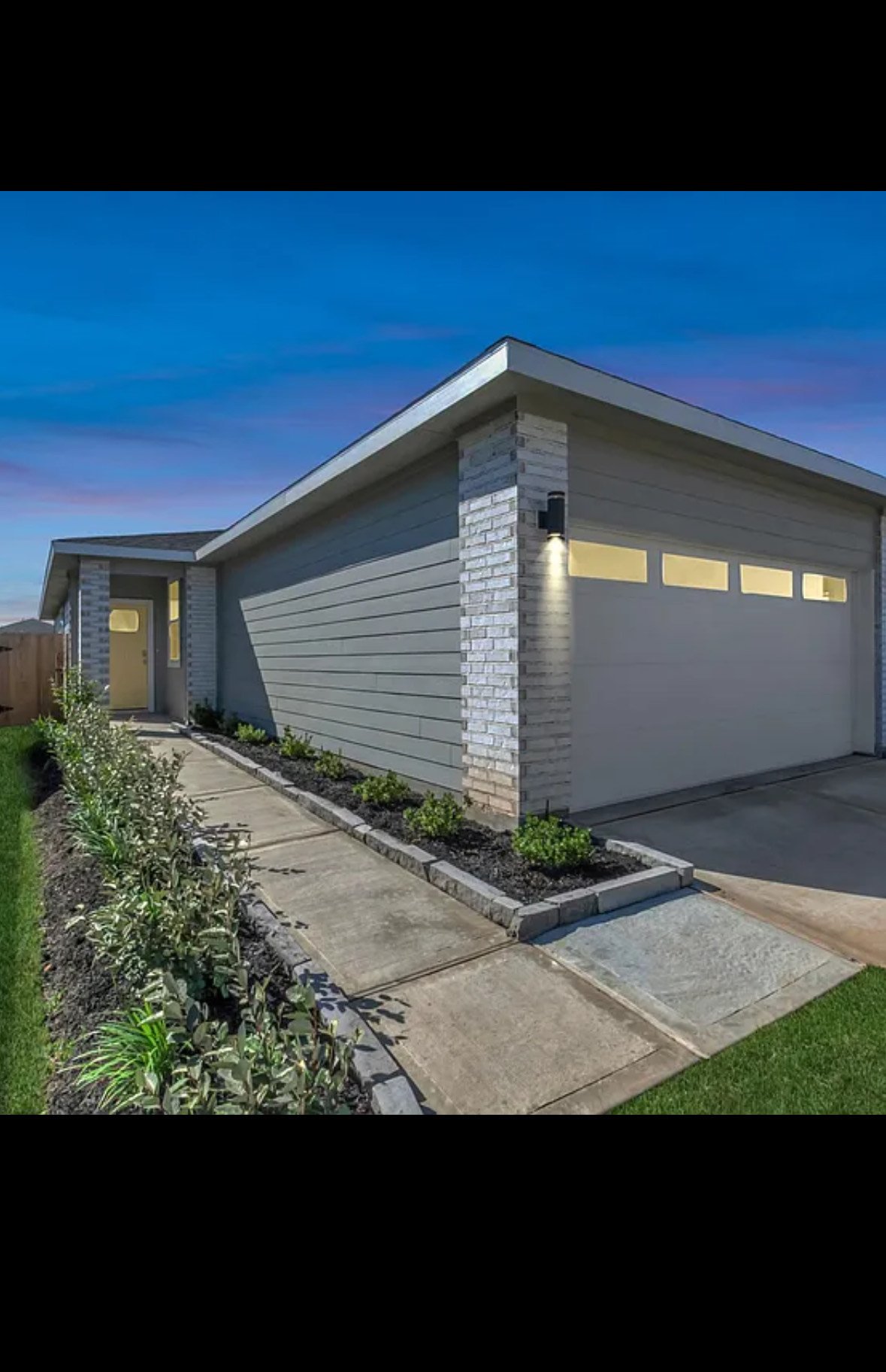 Houston House: 3020 Gunnersbury Dr