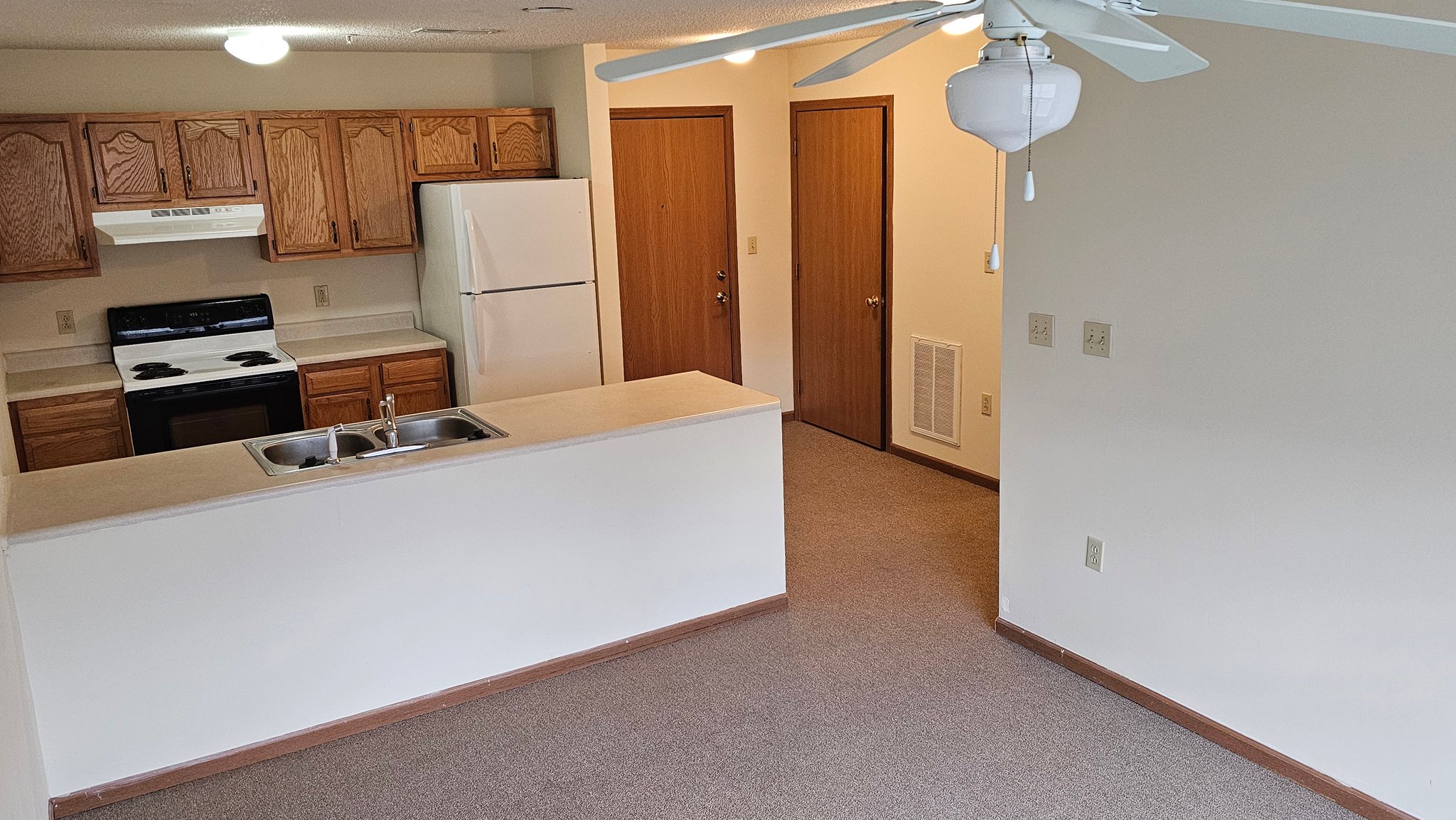 Saint albans Apartment: 571 maccorkle ave