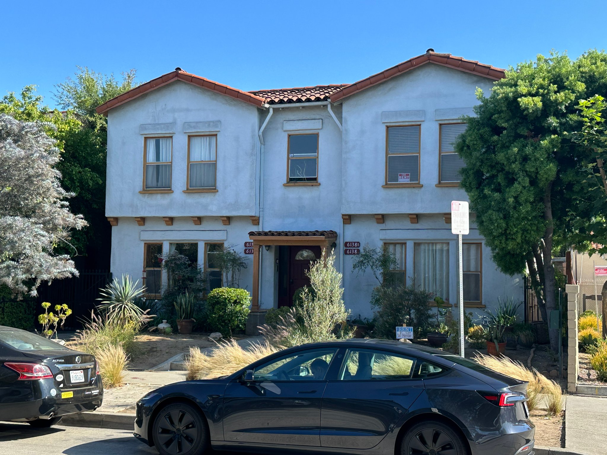 Los Angeles Other: 6138 1/2 Saturn St