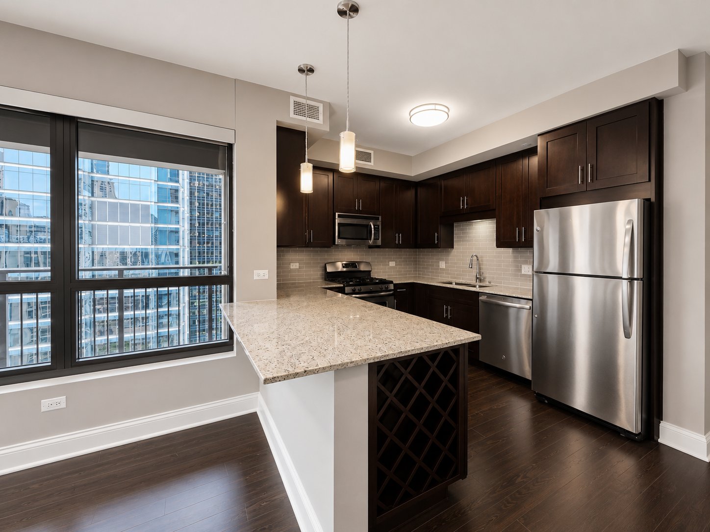 Chicago Condo: 61 W Hubbard