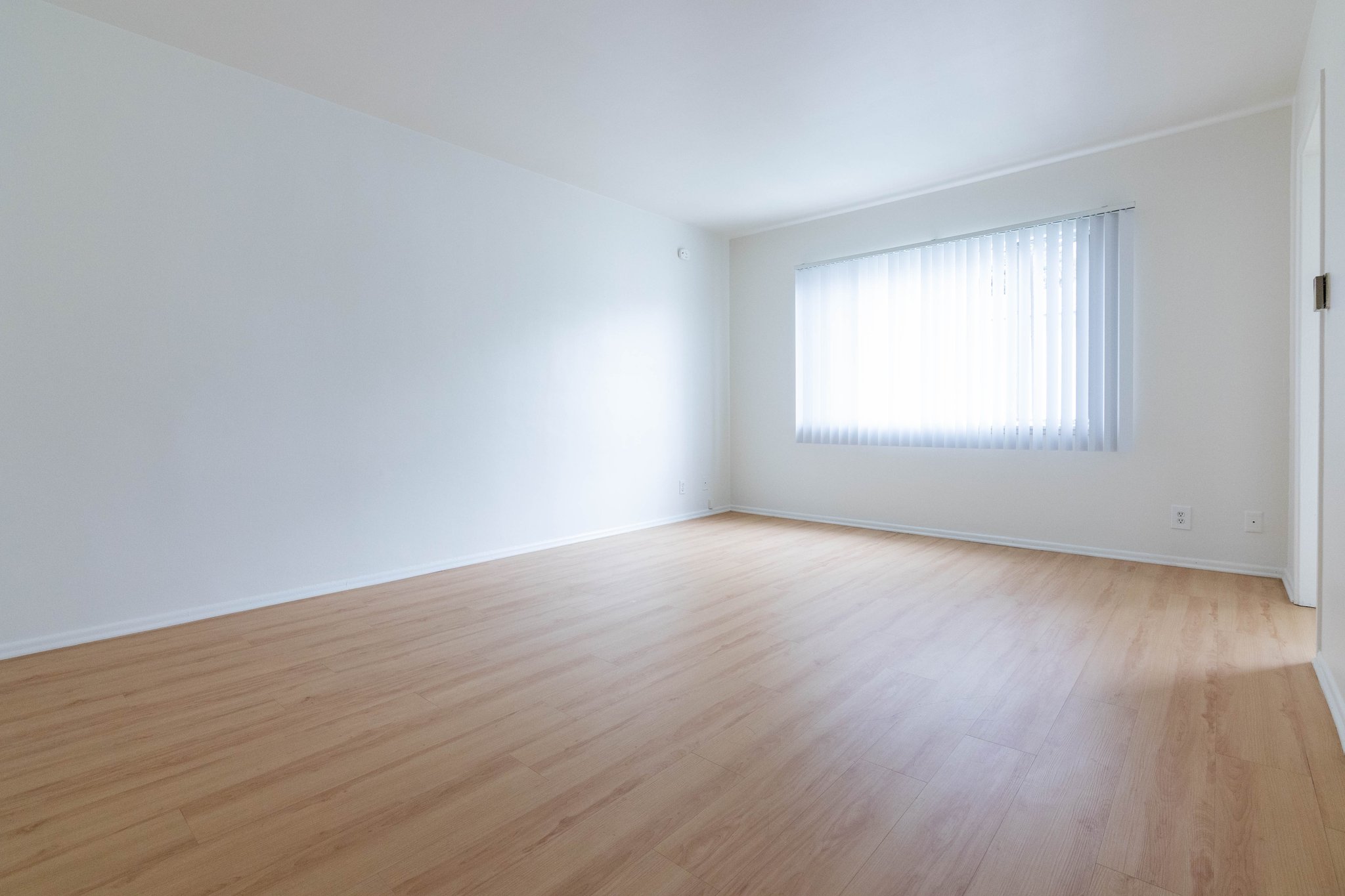 Los Angeles Apartment: 1243 Federal Ave